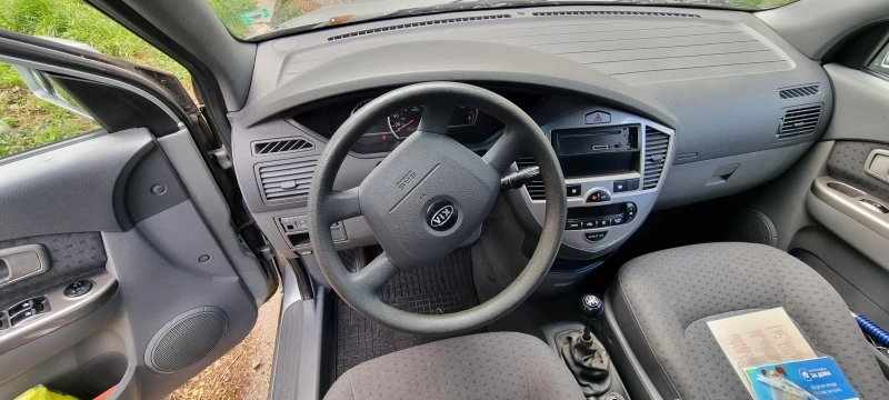 Kia Carens, снимка 7 - Автомобили и джипове - 47315390