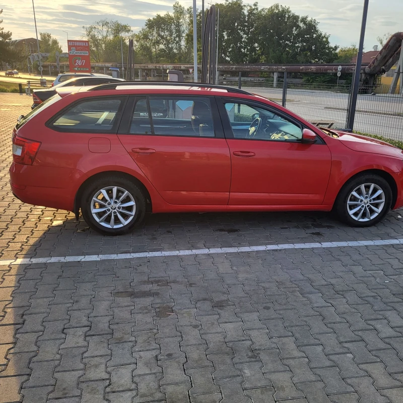 Skoda Octavia, снимка 1 - Автомобили и джипове - 47370780