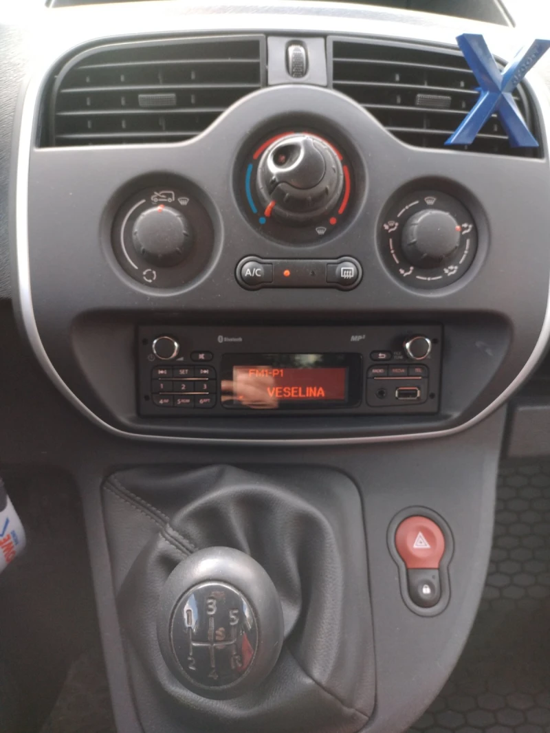 Renault Kangoo 1.5 DCI, снимка 8 - Автомобили и джипове - 47563343