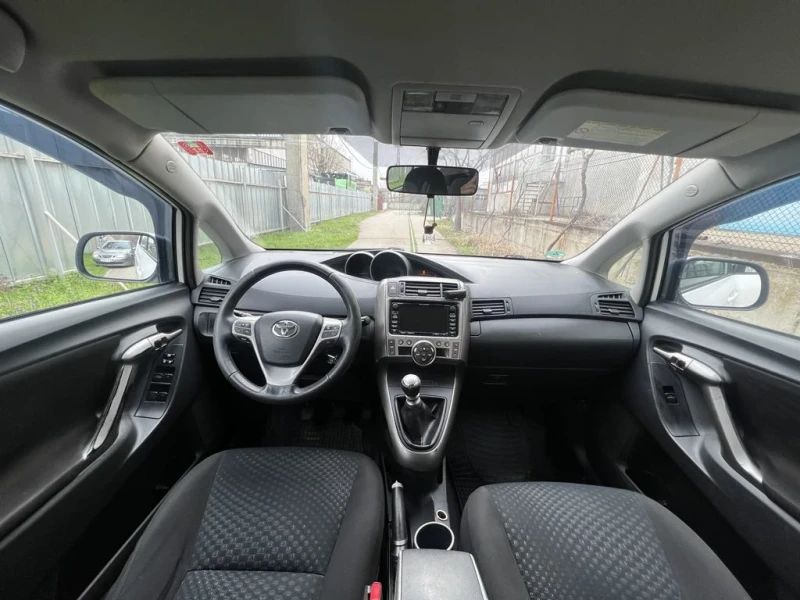 Toyota Verso, снимка 8 - Автомобили и джипове - 49617593