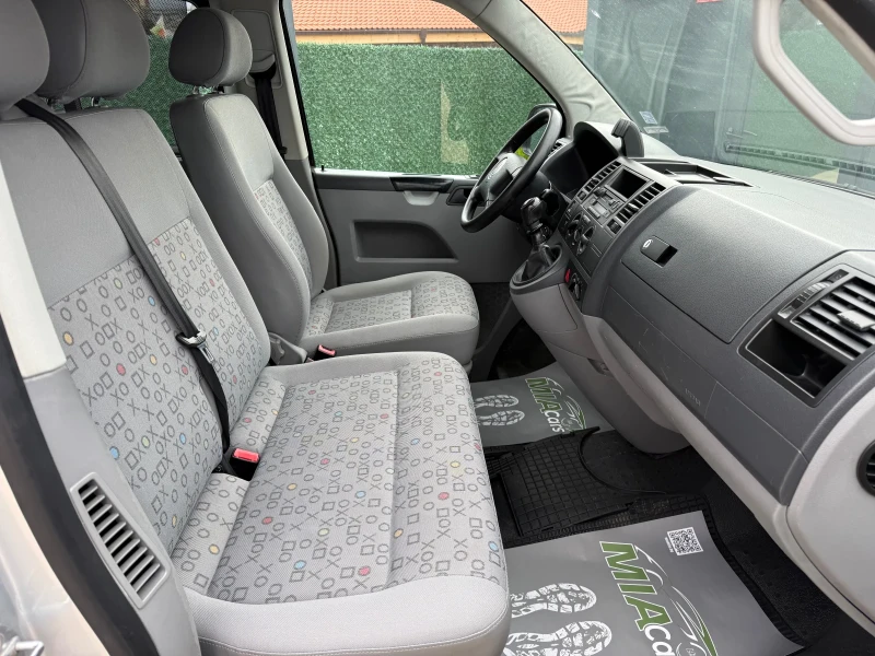 VW Multivan 2.5 TDI* 4Motion* 8+ 1, снимка 12 - Автомобили и джипове - 52009849