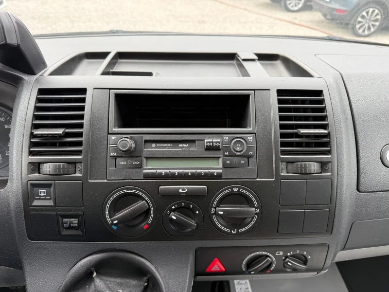 VW Multivan 2.5 TDI* 4Motion* 8+ 1, снимка 13 - Автомобили и джипове - 52009849