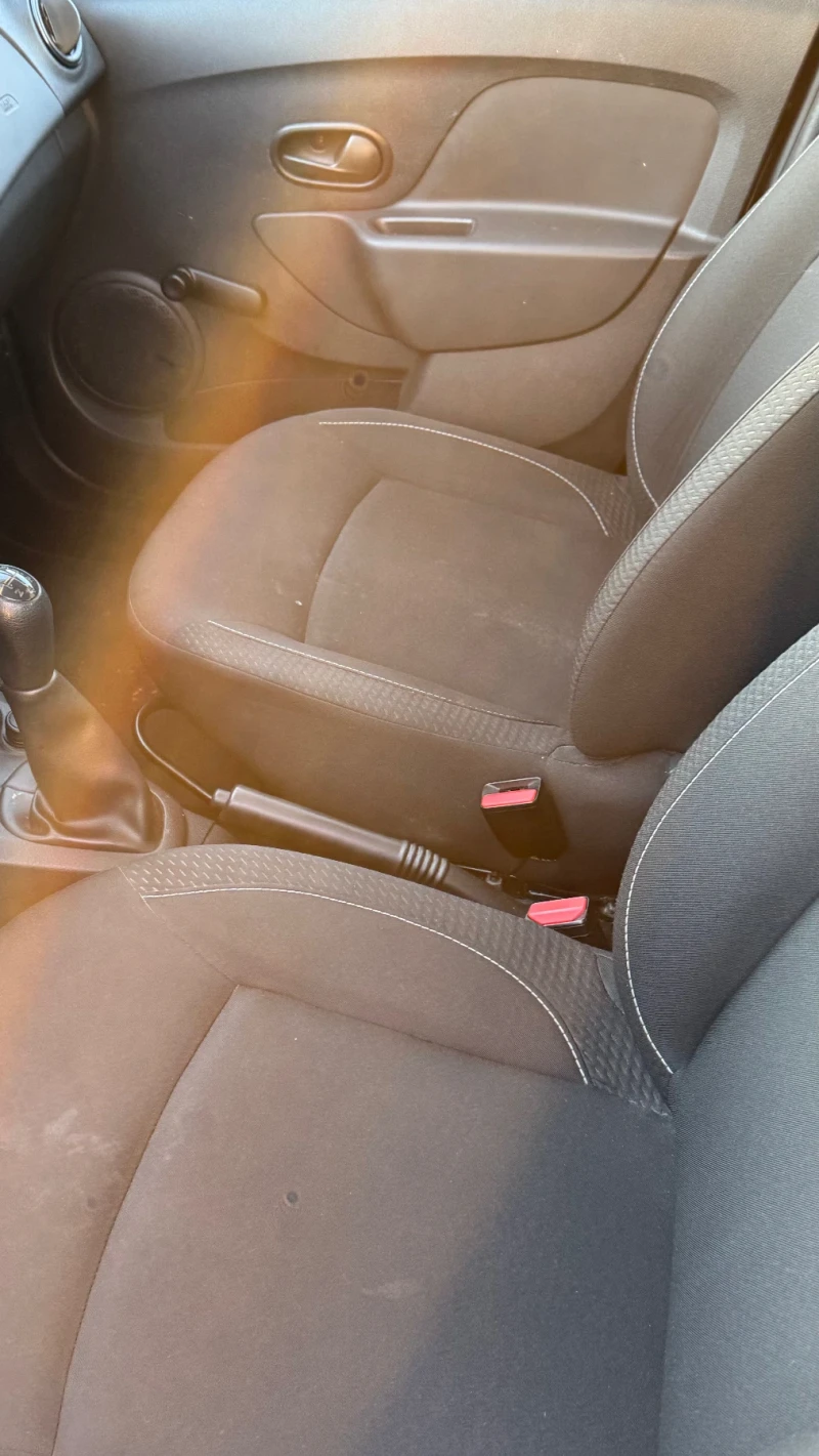 Dacia Sandero, снимка 9 - Автомобили и джипове - 52250128