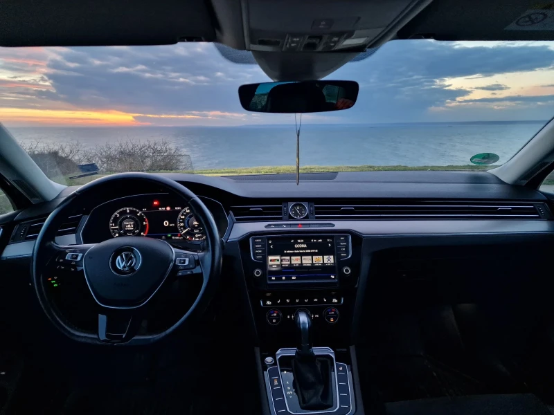 VW Passat, снимка 11 - Автомобили и джипове - 53059198