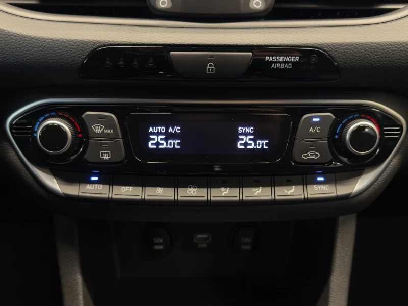 Hyundai I30 FASTBACK EXCLUSIVE, снимка 14 - Автомобили и джипове - 53589961