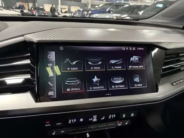 Audi E-Tron QUATTRO | ПОДГРЕВИ | PANO | CARFAX, снимка 15 - Автомобили и джипове - 53998583