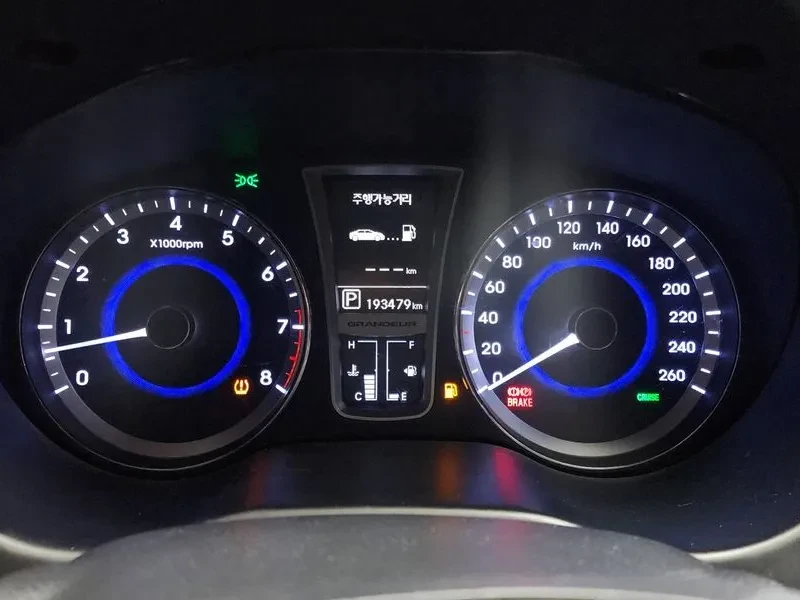 Hyundai Grandeur 2.4, снимка 8 - Автомобили и джипове - 54625780