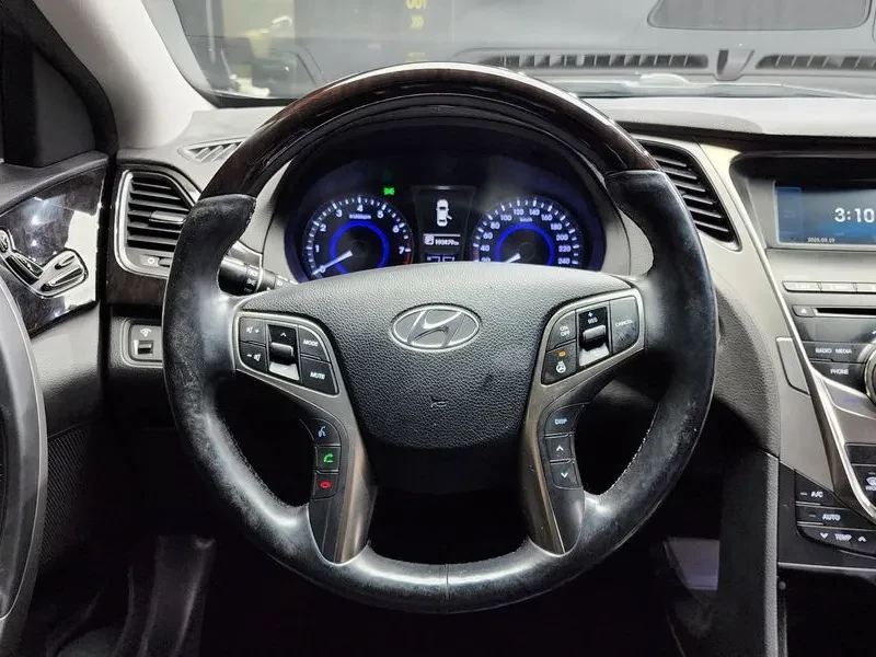 Hyundai Grandeur 2.4, снимка 13 - Автомобили и джипове - 54625780