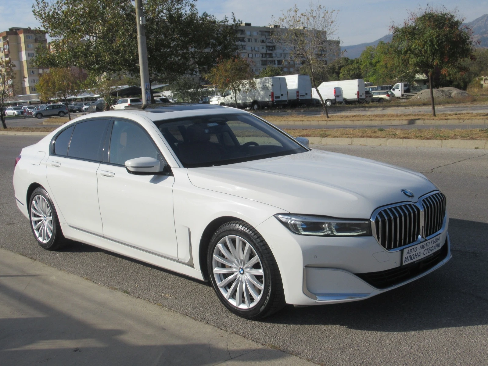 BMW 750 i X-drive 530ps * LASER* Harmon Kardon* Перфектен - изображение 6