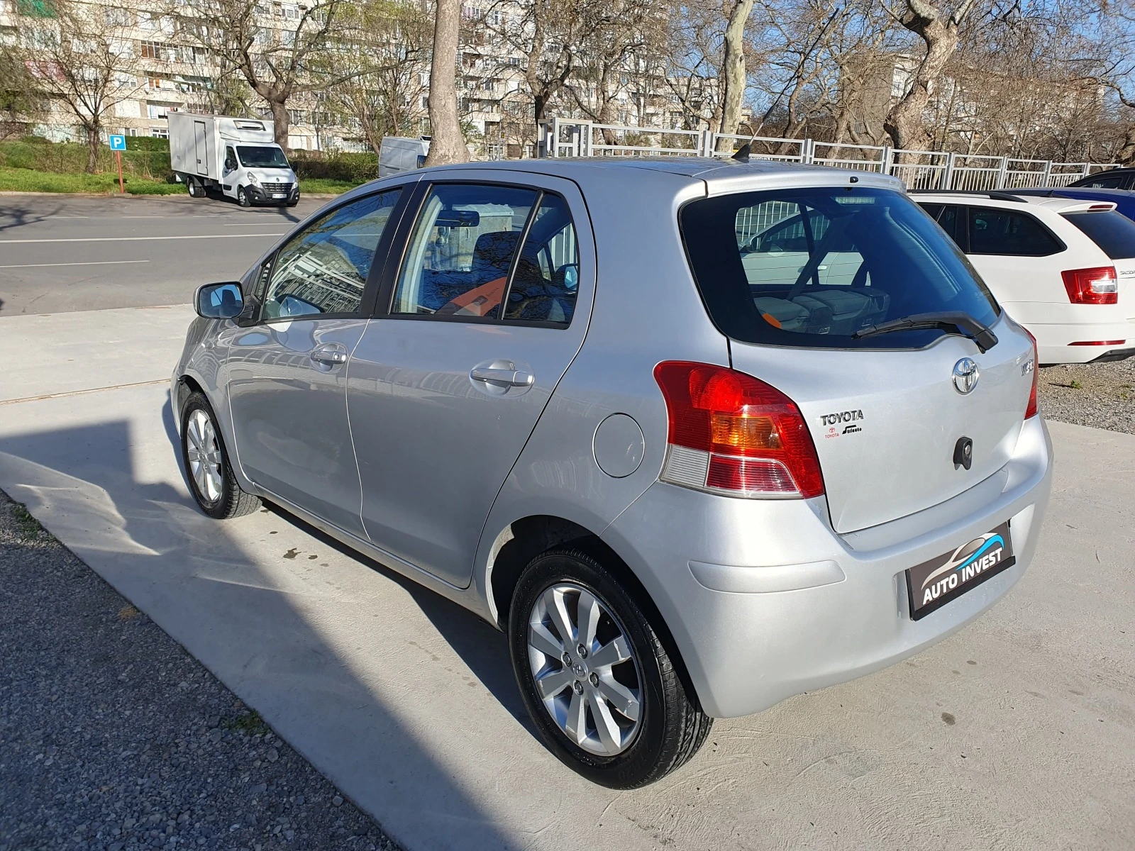 Toyota Yaris 1.4/90кс - изображение 5