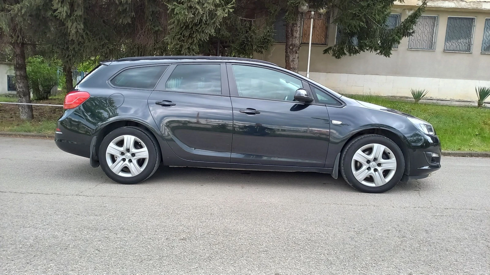 Opel Astra 1, 6 CDTI euro 6 - изображение 3