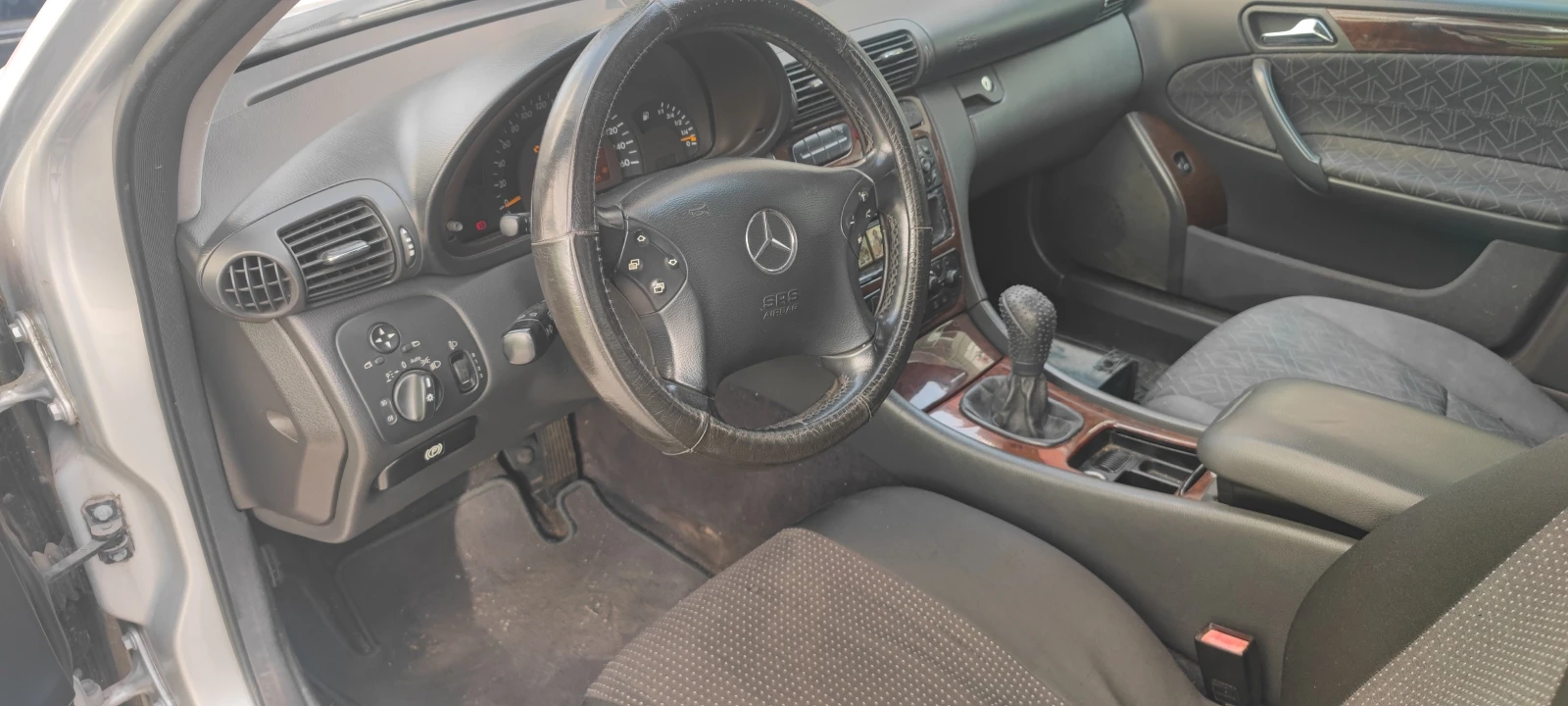 Mercedes-Benz C 180  - изображение 8