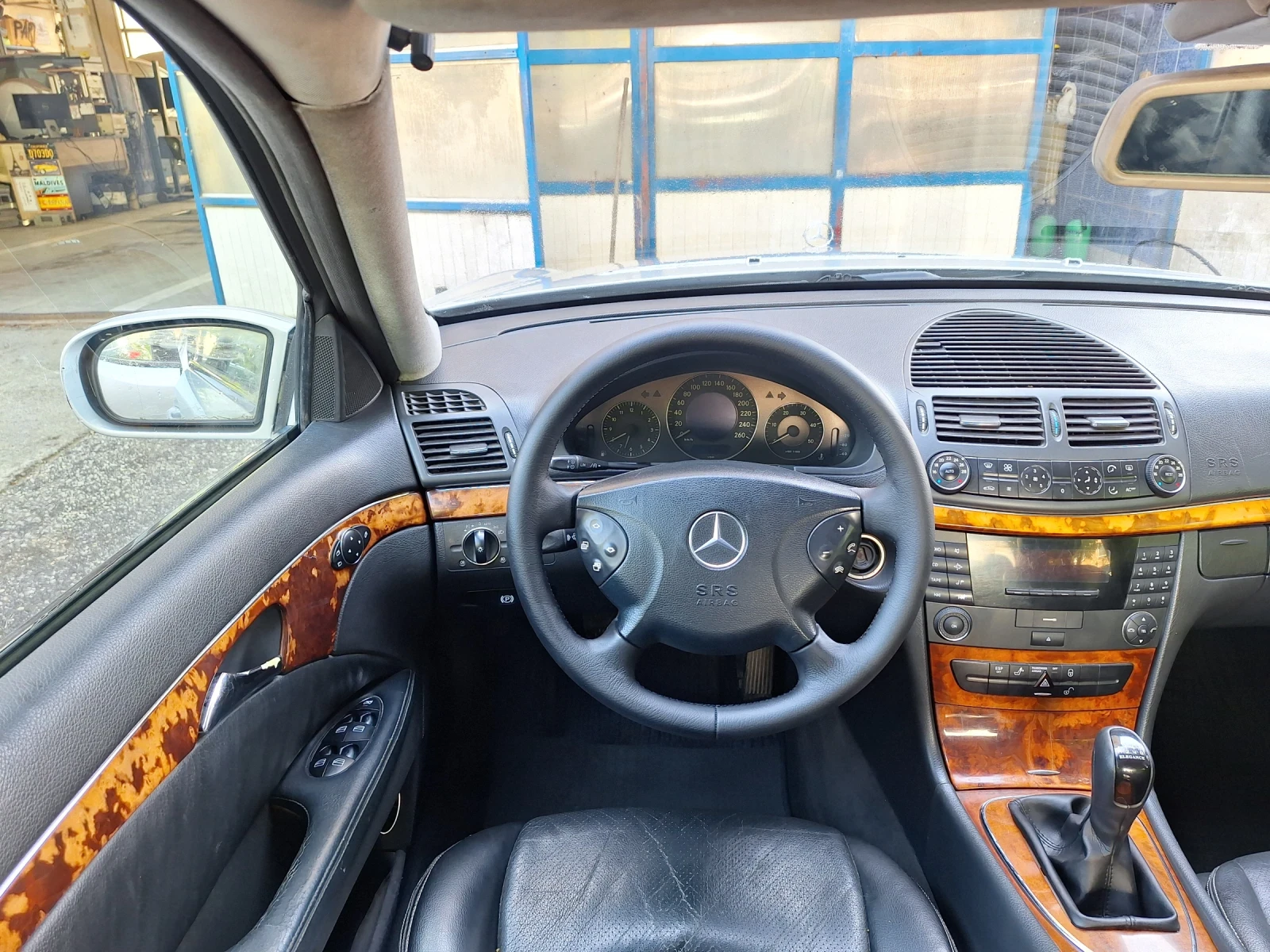 Mercedes-Benz E 270 2.7CDI Elegance 6-Ck. Италия - изображение 9