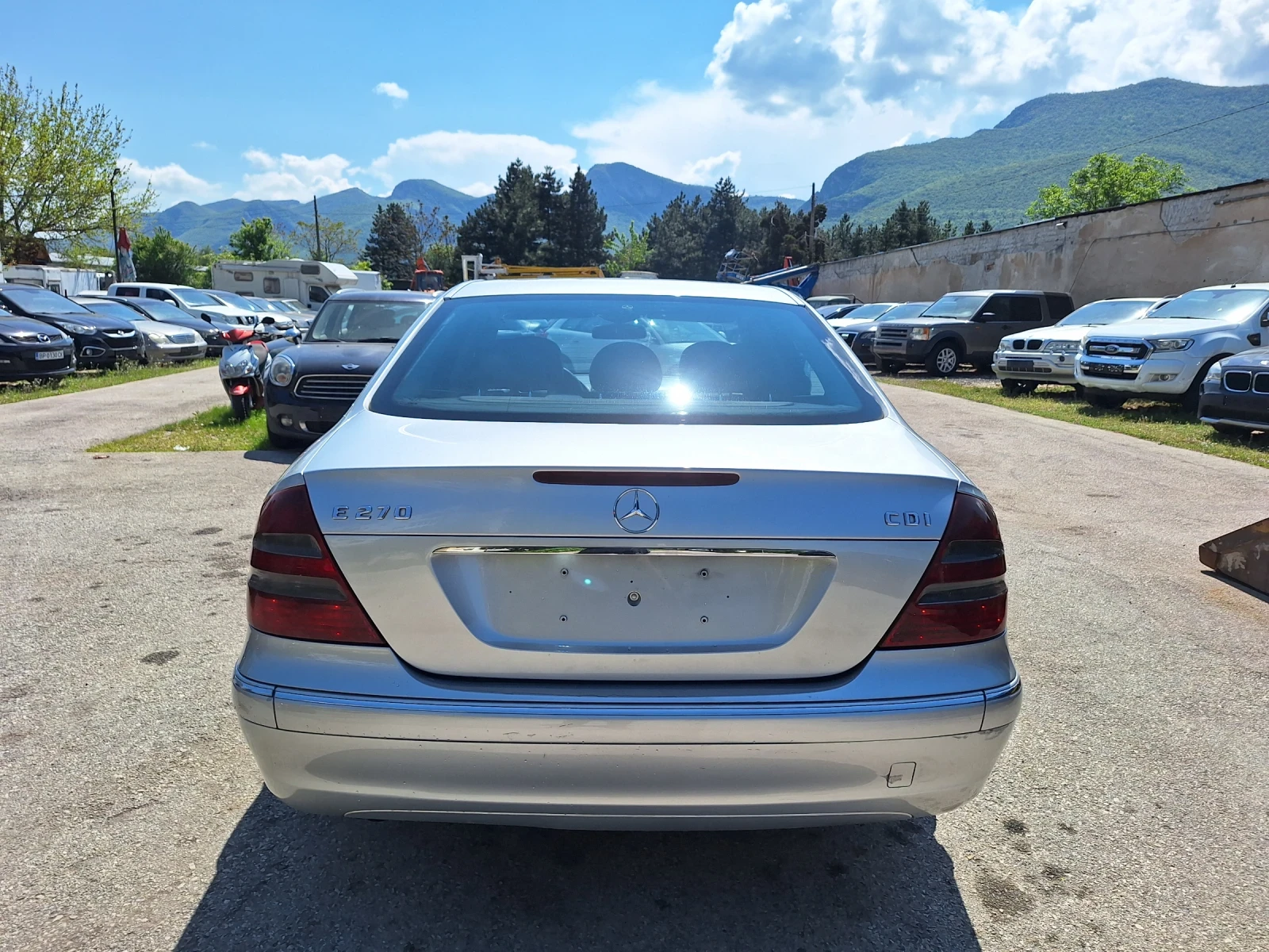 Mercedes-Benz E 270 2.7CDI Elegance 6-Ck. Италия - изображение 6