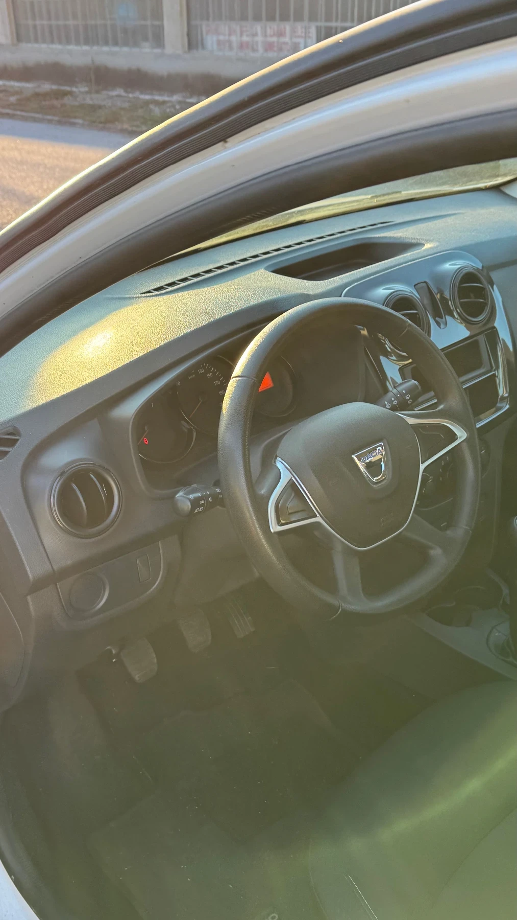 Dacia Sandero  - изображение 7