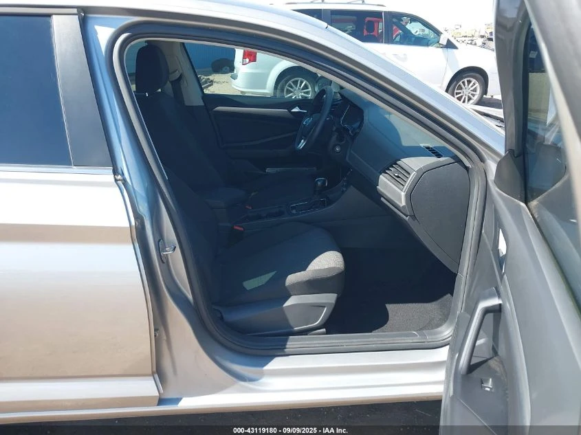 VW Jetta  - изображение 10