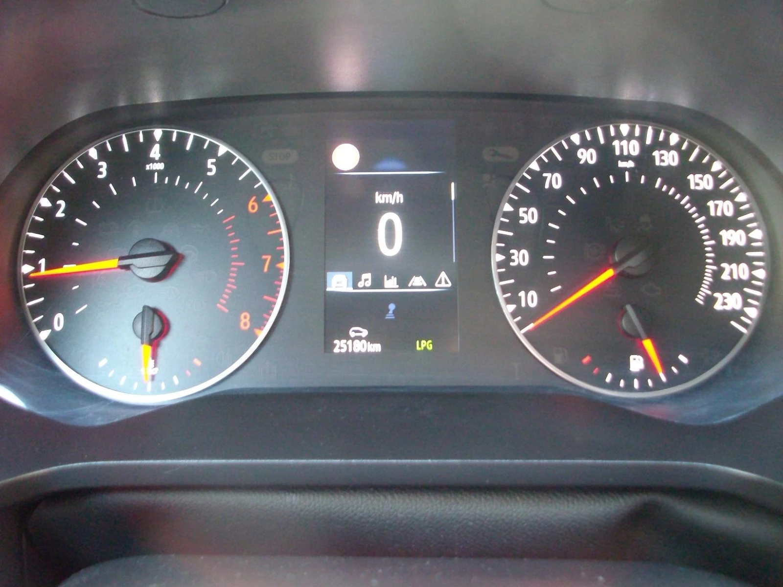 Renault Captur 1.0 TCE 100 LPG ITALIQ, снимка 7 - Автомобили и джипове - 53739275