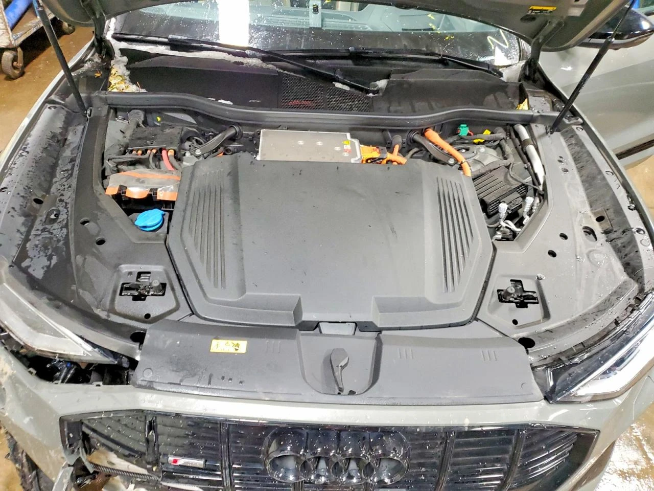 Audi E-Tron Chronos, снимка 11 - Автомобили и джипове - 53947258