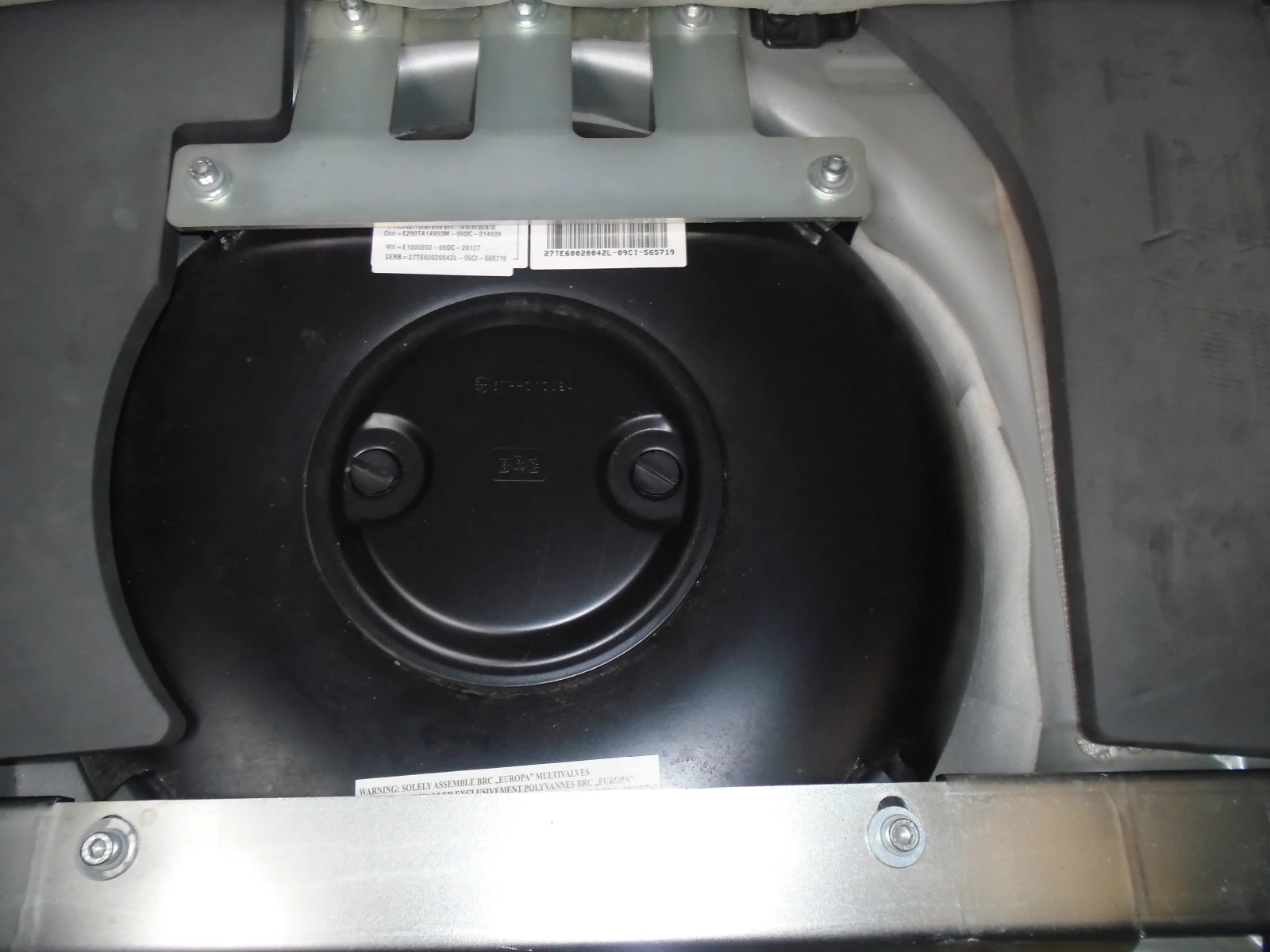 Ford Fiesta 1.4 ГАЗ, снимка 14 - Автомобили и джипове - 54176740