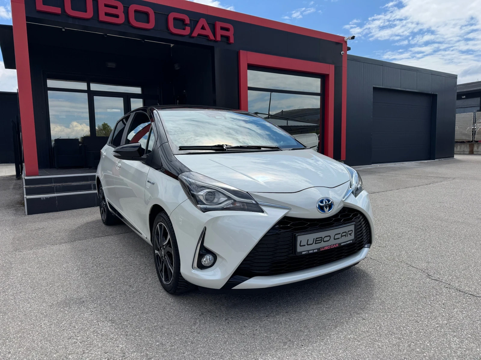 Toyota Yaris 1.5i-HAYBRID TOP