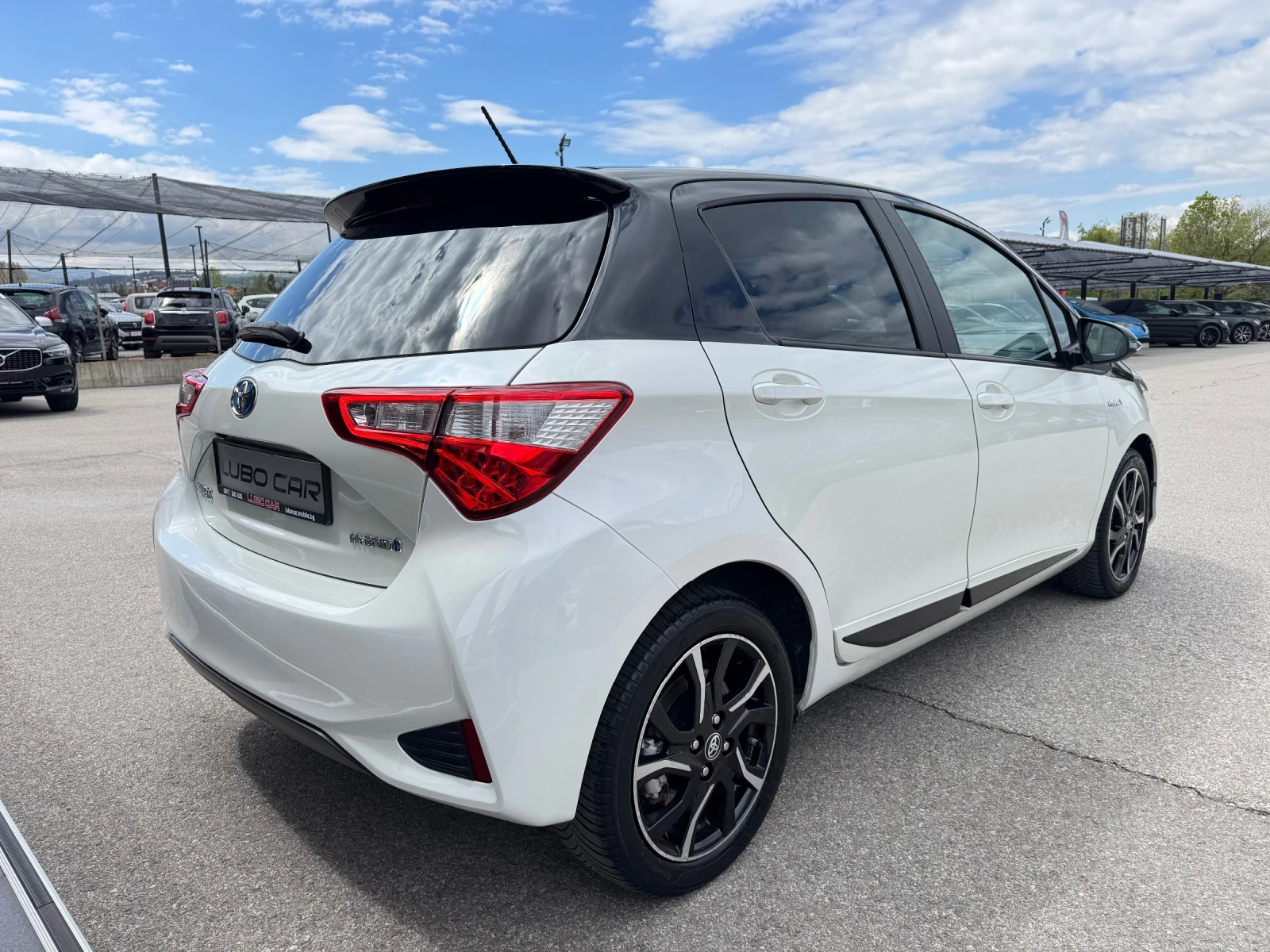 Toyota Yaris 1.5i-HYBRID-LANE ASSIST-CAMERA-TOP, снимка 5 - Автомобили и джипове - 54392671