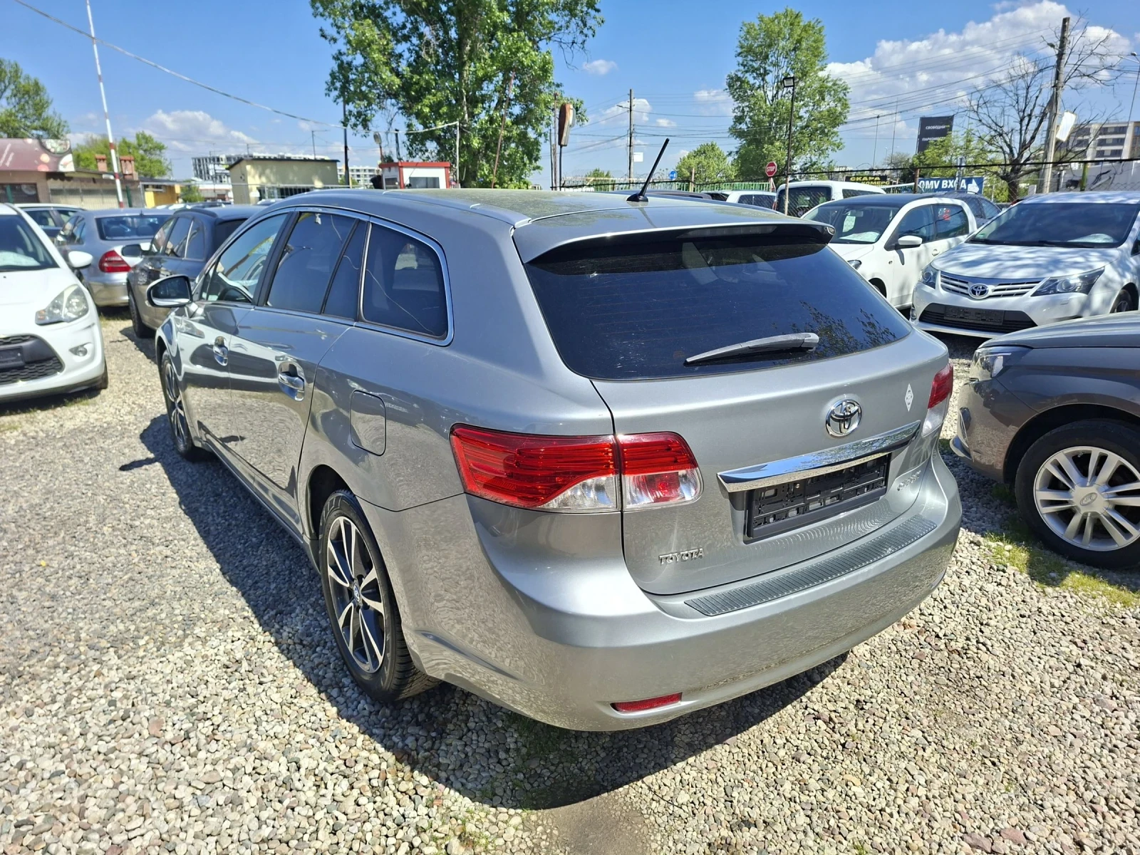 Toyota Avensis КАТО НОВА, EDITION, NAVI, KAMERA, FACELIFT, 1.8i , снимка 6 - Автомобили и джипове - 54429323