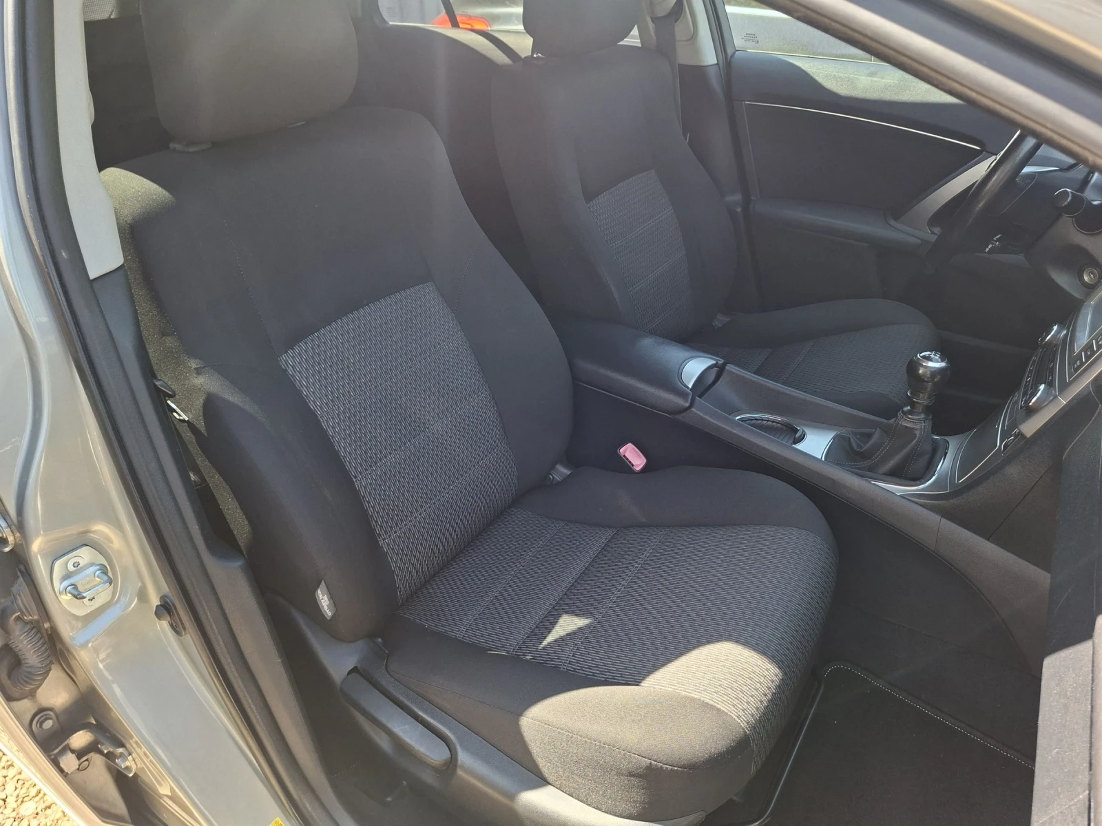 Toyota Avensis КАТО НОВА, EDITION, NAVI, KAMERA, FACELIFT, 1.8i , снимка 16 - Автомобили и джипове - 54429323