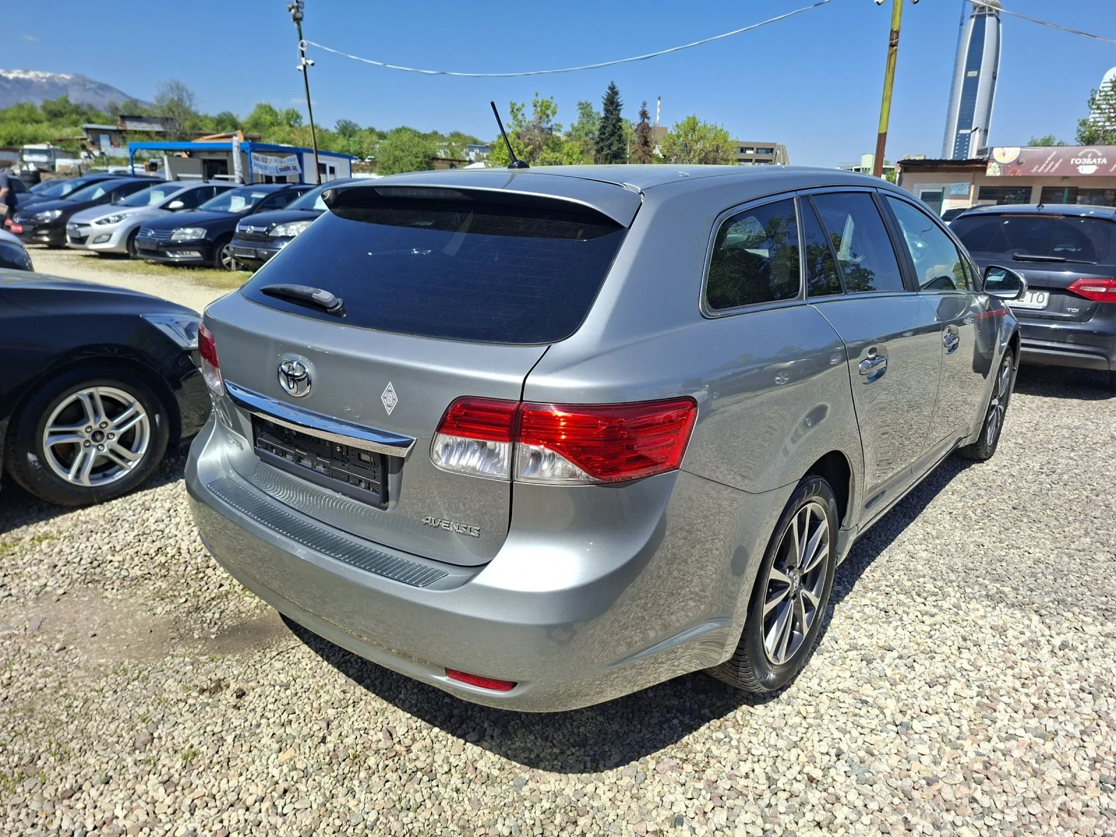 Toyota Avensis КАТО НОВА, EDITION, NAVI, KAMERA, FACELIFT, 1.8i , снимка 4 - Автомобили и джипове - 54429323