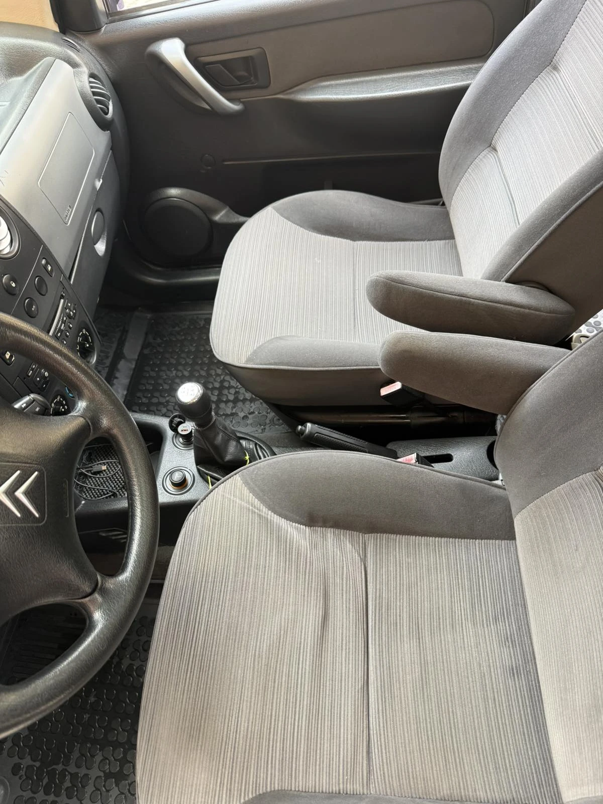 Citroen Berlingo 2.0, снимка 6 - Автомобили и джипове - 54621266