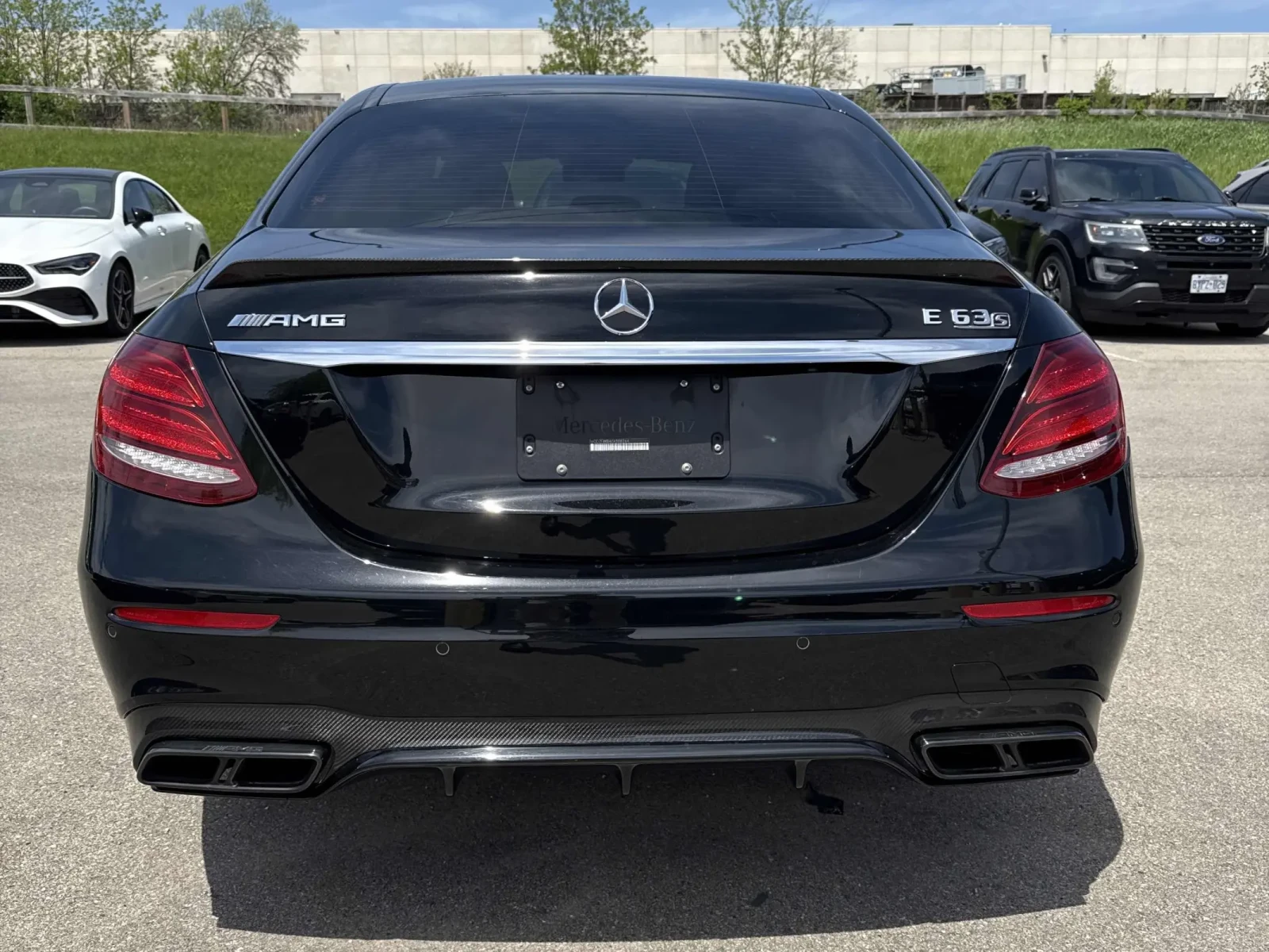 Mercedes-Benz E 63 AMG S * CARFAX * АВТО КРЕДИТ * ПРОГНОЗНА ЦЕНА ДО БГ * , снимка 7 - Автомобили и джипове - 54691671