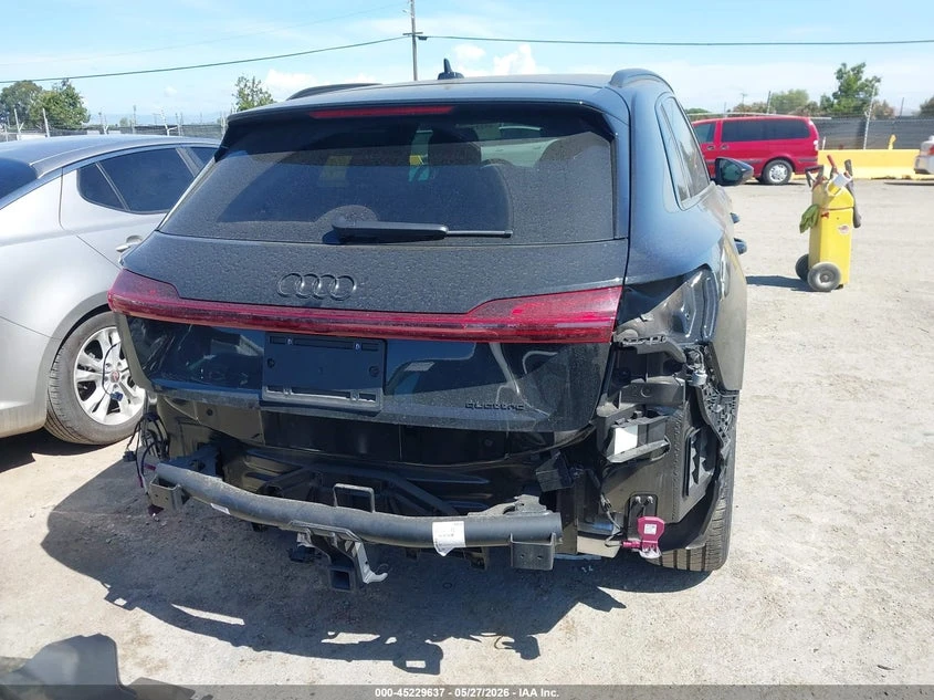 Audi E-Tron Premium Plus Quattro, снимка 6 - Автомобили и джипове - 54874813