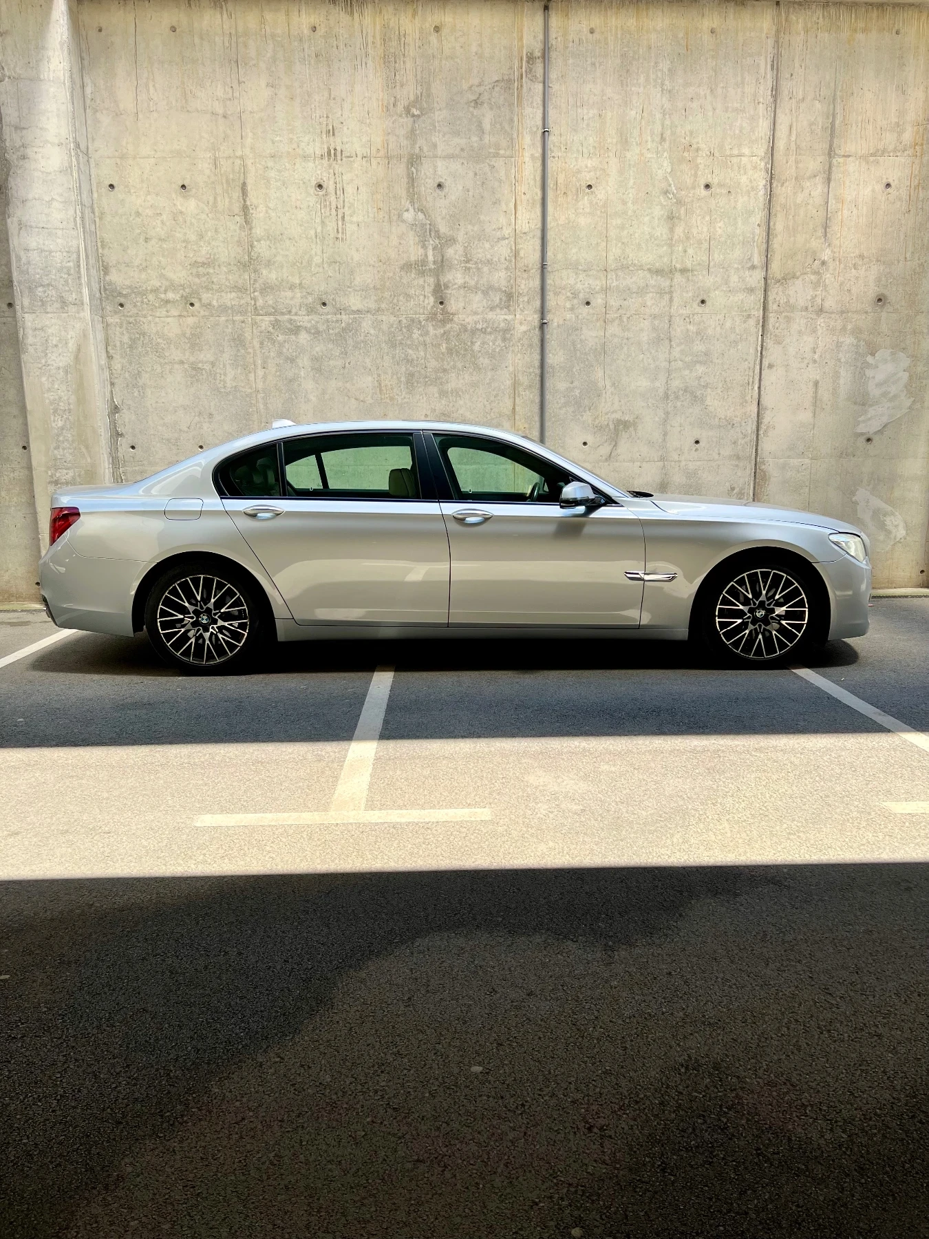 BMW 740 LI X-drive , снимка 2 - Автомобили и джипове - 55049923