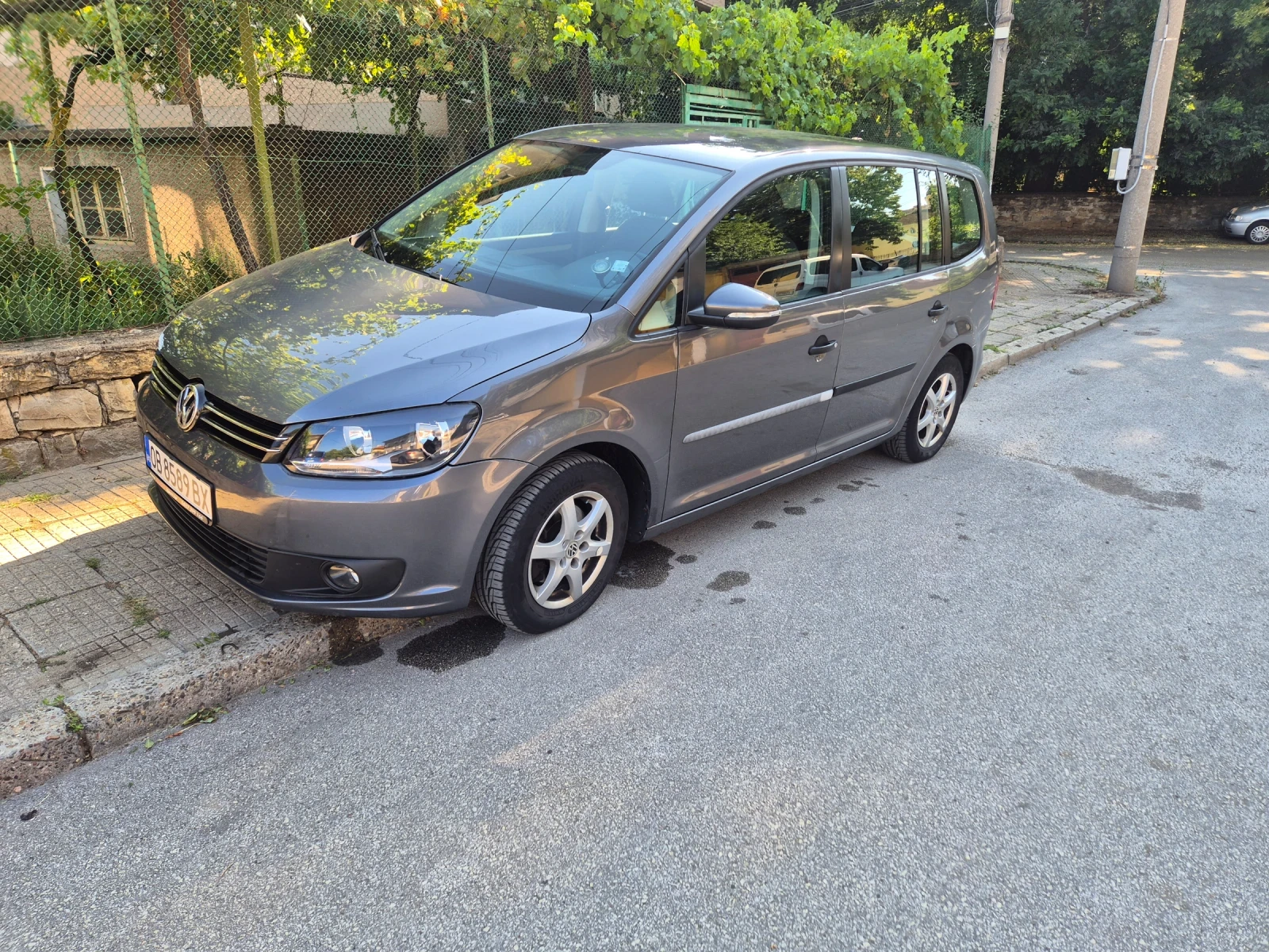 VW Touran 1.6, снимка 3 - Автомобили и джипове - 55320199