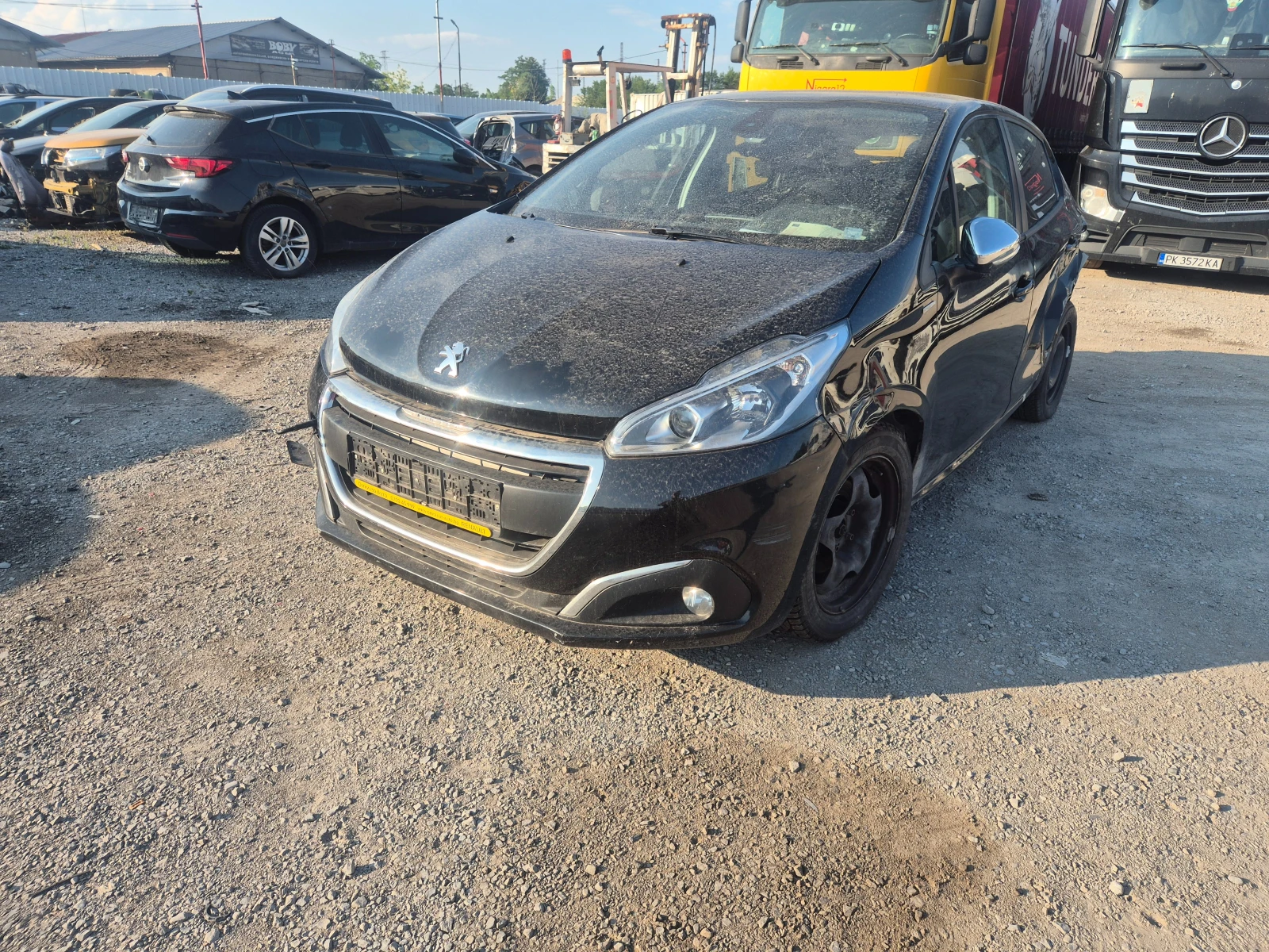 Peugeot 208 1.2, снимка 3 - Автомобили и джипове - 55610456