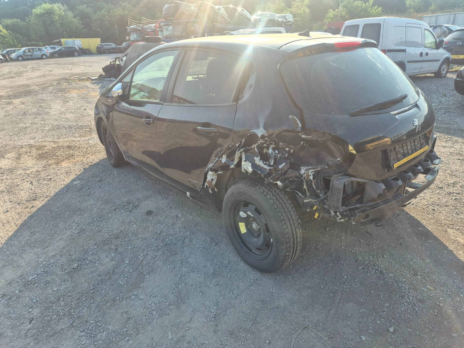 Peugeot 208 1.2, снимка 4 - Автомобили и джипове - 55610456