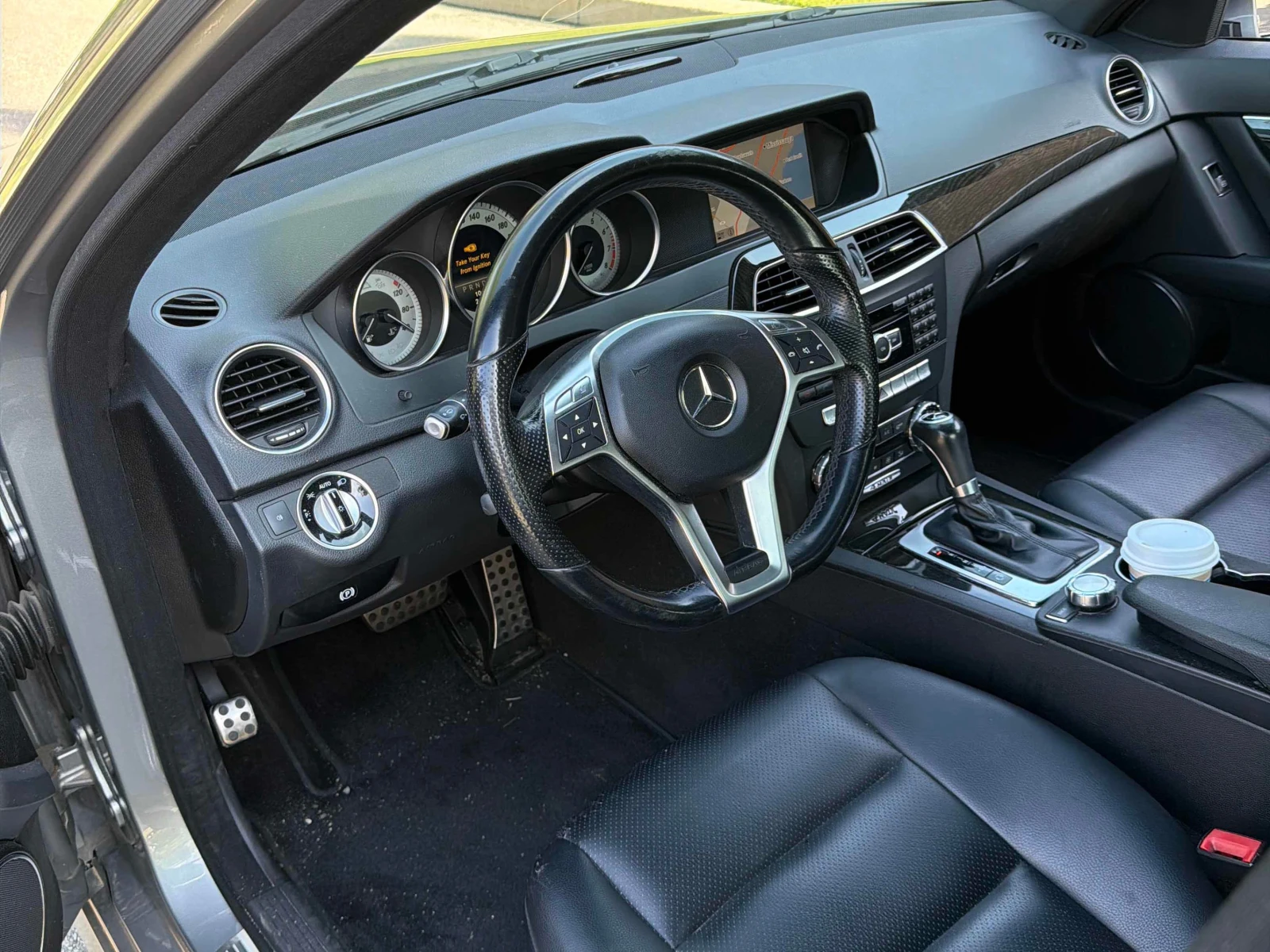 Mercedes-Benz C 300 * CARFAX * БЕЗ ПЪРВОНАЧАЛНА ВНОСКА, снимка 5 - Автомобили и джипове - 55842400