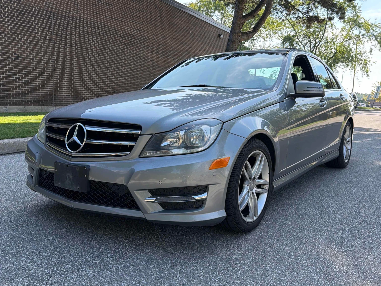 Mercedes-Benz C 300 * CARFAX * БЕЗ ПЪРВОНАЧАЛНА ВНОСКА, снимка 13 - Автомобили и джипове - 55842400