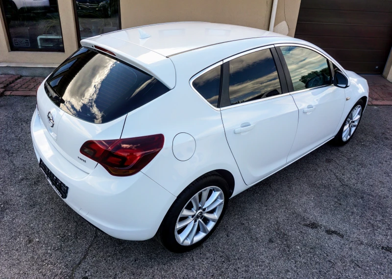 Opel Astra 1.7CDTi COSMO, снимка 3 - Автомобили и джипове - 29004068