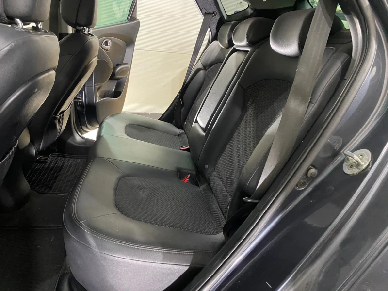 Hyundai IX35 4x4, снимка 10 - Автомобили и джипове - 51042620