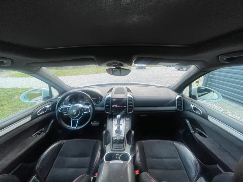 Porsche Cayenne GTS/441HP/AIR-SUSPENSION/PANO/AMBI/BI-LED/DAB/452f, снимка 10 - Автомобили и джипове - 51115030