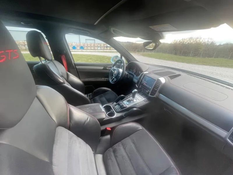 Porsche Cayenne GTS/441HP/AIR-SUSPENSION/PANO/AMBI/BI-LED/DAB/452f, снимка 11 - Автомобили и джипове - 51115030