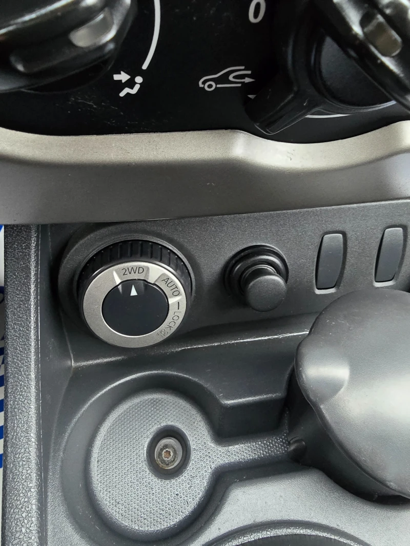 Dacia Duster 1.5DCI-ЕВРО 5В-4Х4-6 СКОРОСТИ, снимка 13 - Автомобили и джипове - 52330621