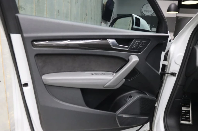 Audi SQ5 B&O* 360 CAM* ПАНОРАМА* МЪРТВА ТОЧКА* ПОДГРЕВ, снимка 8 - Автомобили и джипове - 52559449