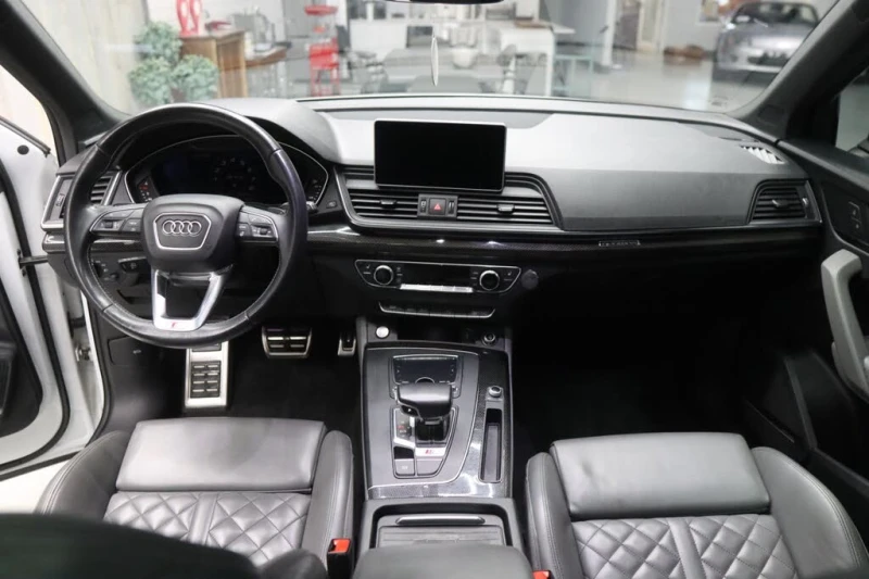 Audi SQ5 B&O* 360 CAM* ПАНОРАМА* МЪРТВА ТОЧКА* ПОДГРЕВ, снимка 11 - Автомобили и джипове - 52559449