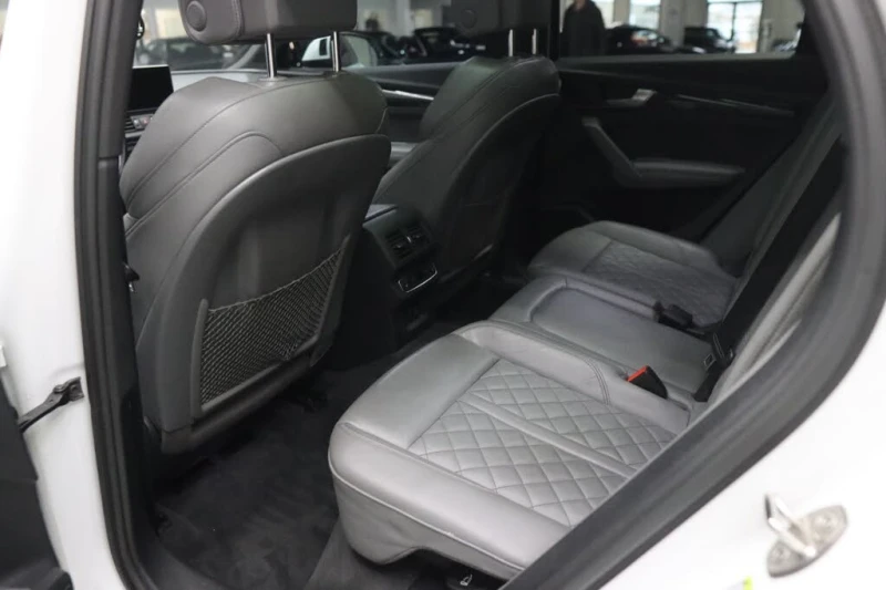 Audi SQ5 B&O* 360 CAM* ПАНОРАМА* МЪРТВА ТОЧКА* ПОДГРЕВ, снимка 12 - Автомобили и джипове - 52559449