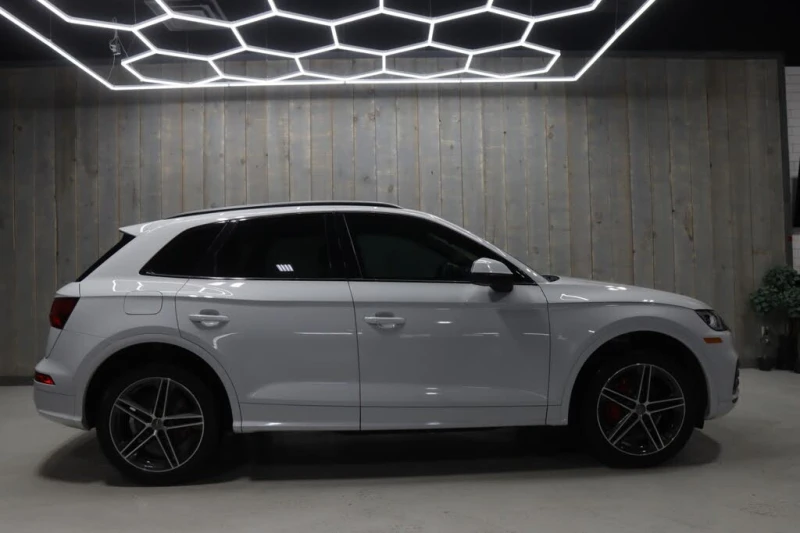 Audi SQ5 B&O* 360 CAM* ПАНОРАМА* МЪРТВА ТОЧКА* ПОДГРЕВ, снимка 6 - Автомобили и джипове - 52559449