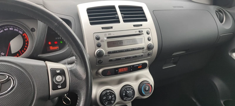 Toyota Urban Cruiser, снимка 8 - Автомобили и джипове - 52891068