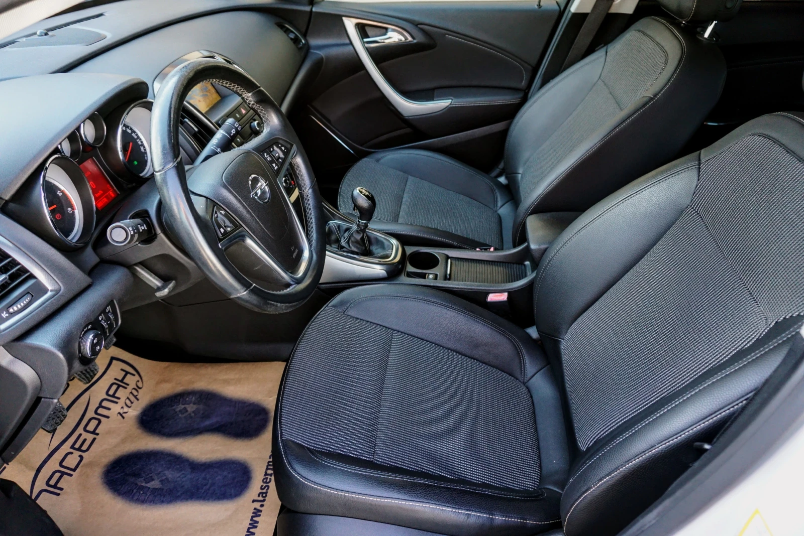 Opel Astra 1.7CDTi COSMO - изображение 7