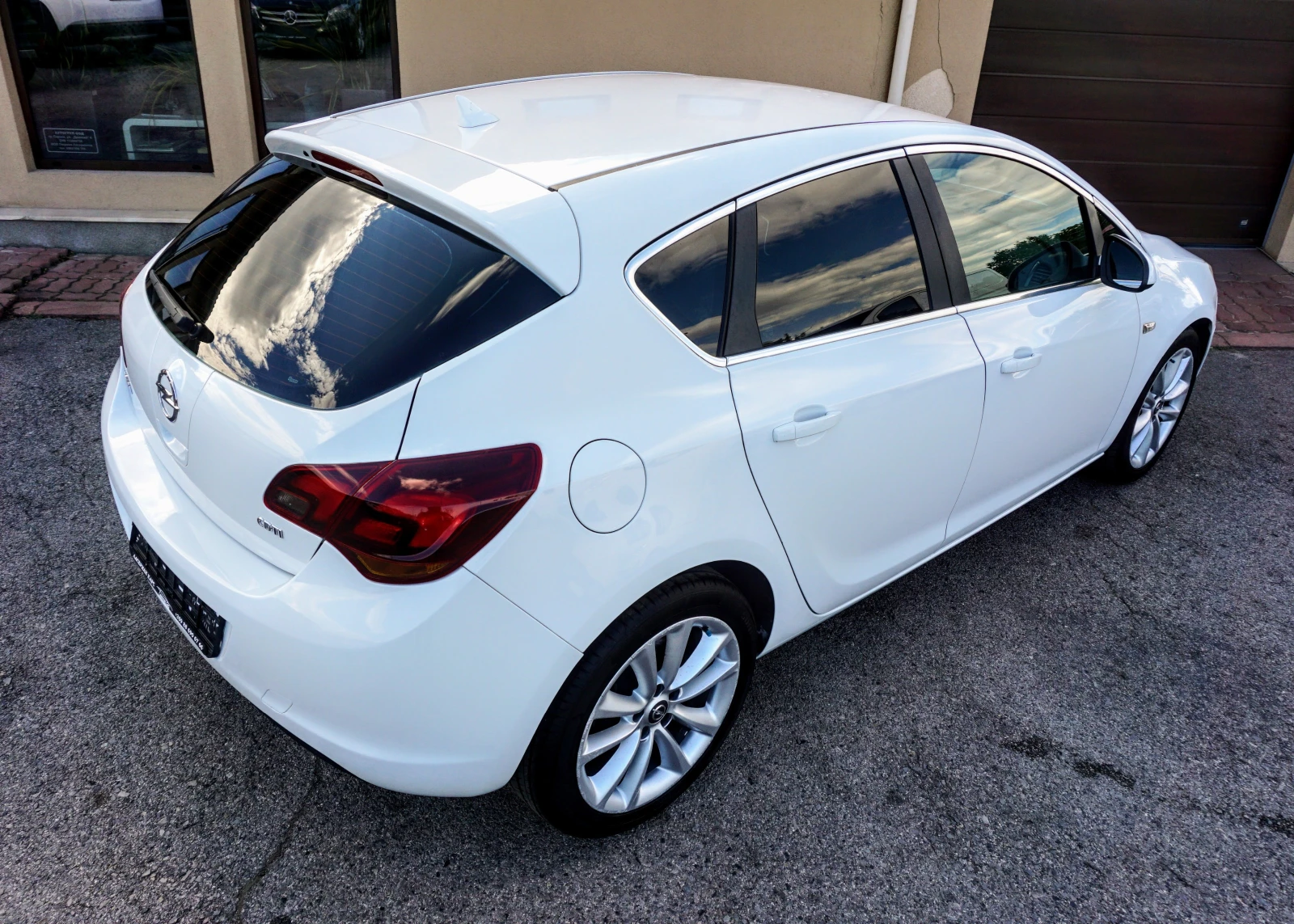 Opel Astra 1.7CDTi COSMO - изображение 3