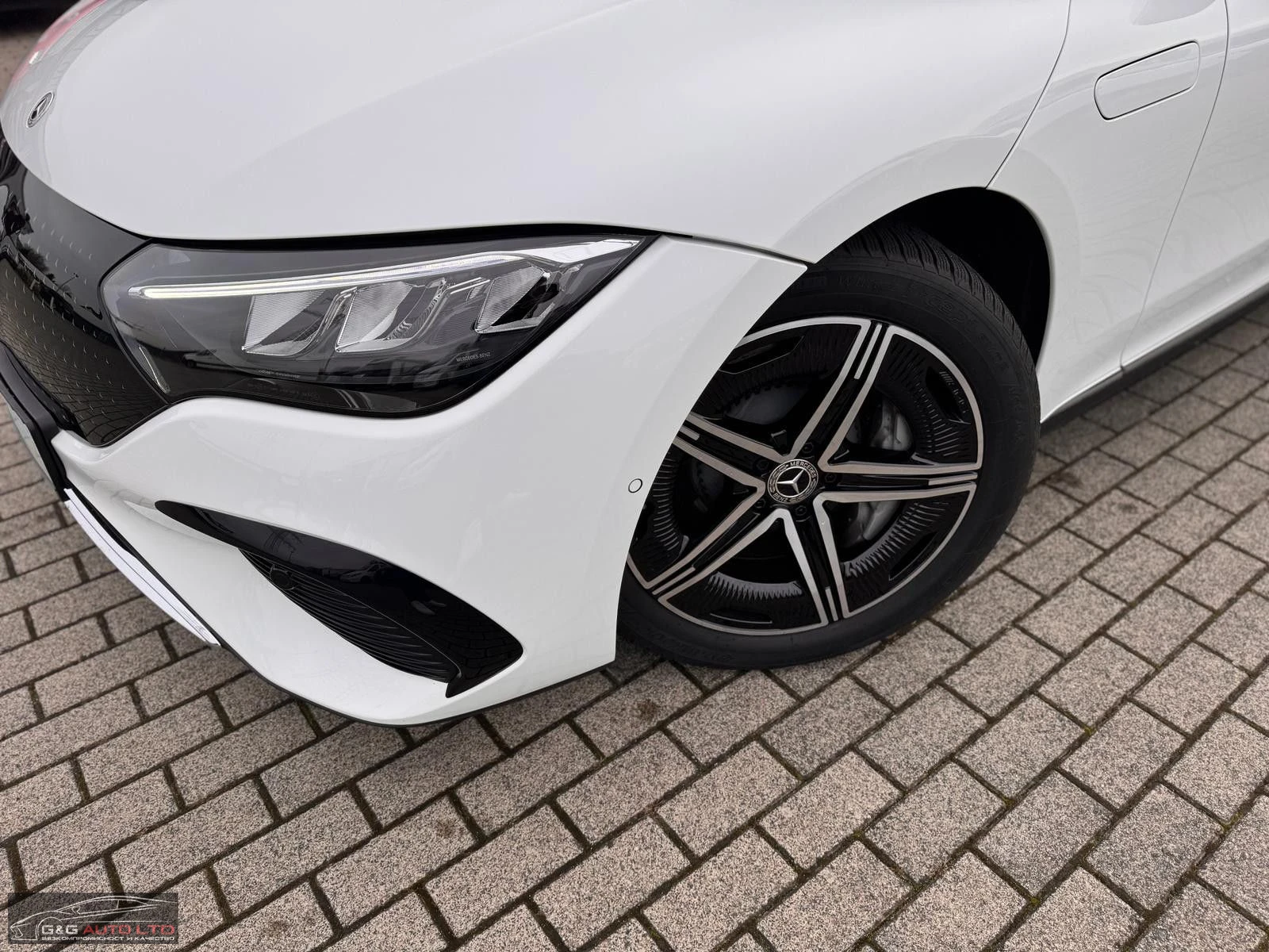 Mercedes-Benz EQE 300/AMG/245HP/LED/NAVI/CAM/AVANTG/204E - изображение 7